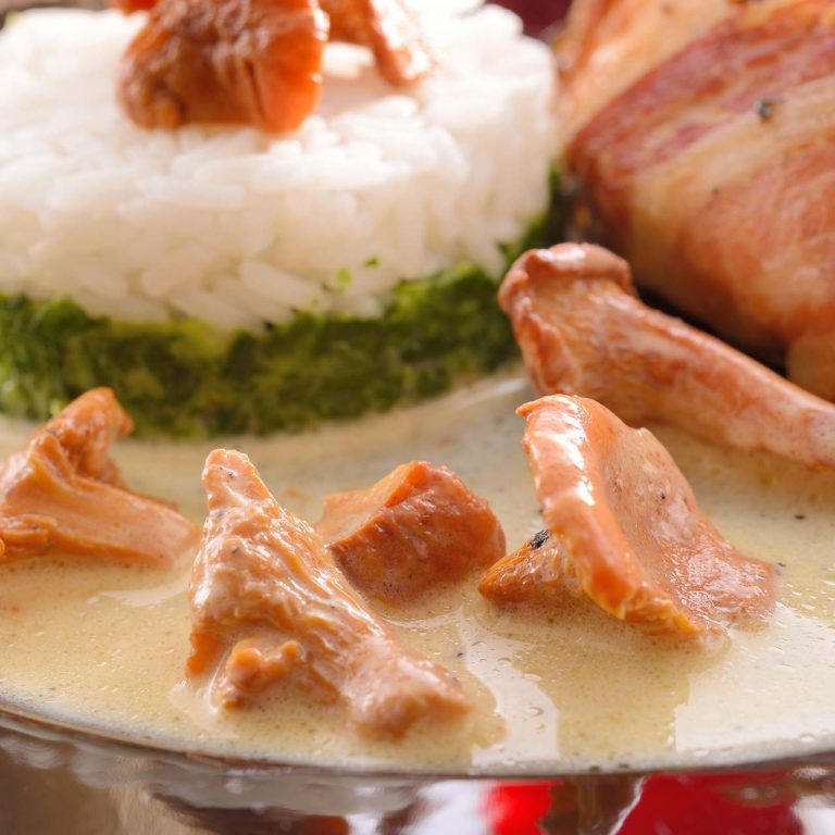 Schweineschnitzel Schnitzel mit Schinken und Pfifferlingen