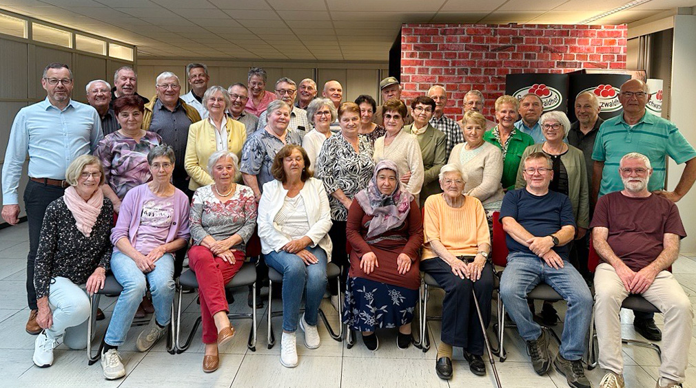 Schwarzwaldhof lädt Betriebsrenter:innen zum Kaffeetreff mit Betriebsbesichtigung ein